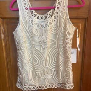 Elegant light gold Lace Women’s Top
brand soulmates - never worn -l